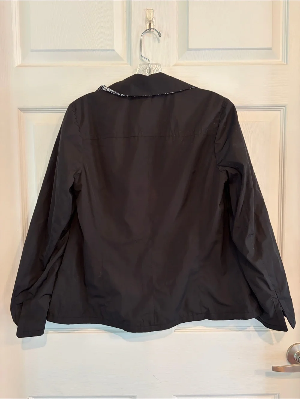 Women's Black and White Reversible Button-Front Nylon Windbreaker Jacket - Picture 3 of 5